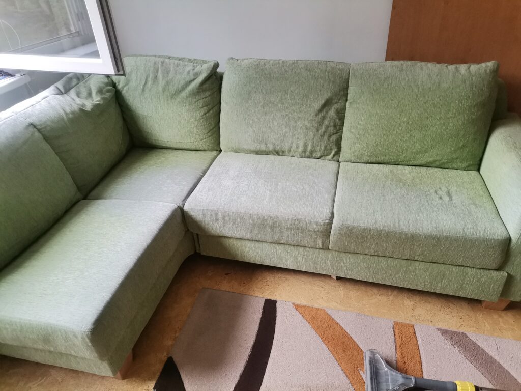Sedacia súprava po tepovaní, zbavená prachu a obnovená profesionálnym čistením TepovanieBob v okolí Šaľa, Galanta, Nitra.